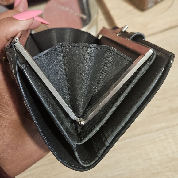 Louis Vuitton Vernis Viennois MV Gris AD Clasp Bifold Wallet - Picture 9 of 15